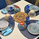 D'hotes Le Clos Bleu 住宿加早餐酒店 拉罗歇尔