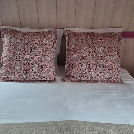 D'hotes Le Clos Bleu 住宿加早餐酒店