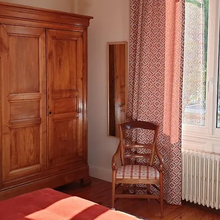 D'hotes Le Clos Bleu 住宿加早餐酒店 拉罗歇尔