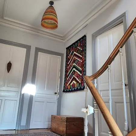 D'hotes Le Clos Bleu 住宿加早餐酒店 拉罗歇尔