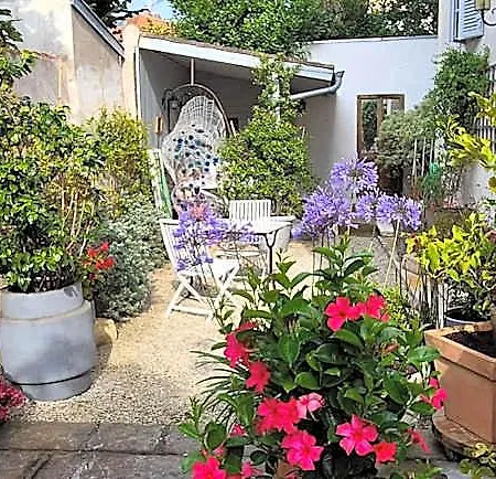 D'hotes Le Clos Bleu 3*