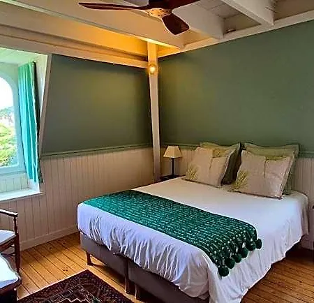 D'hotes Le Clos Bleu Oda ve Kahvaltı 3*