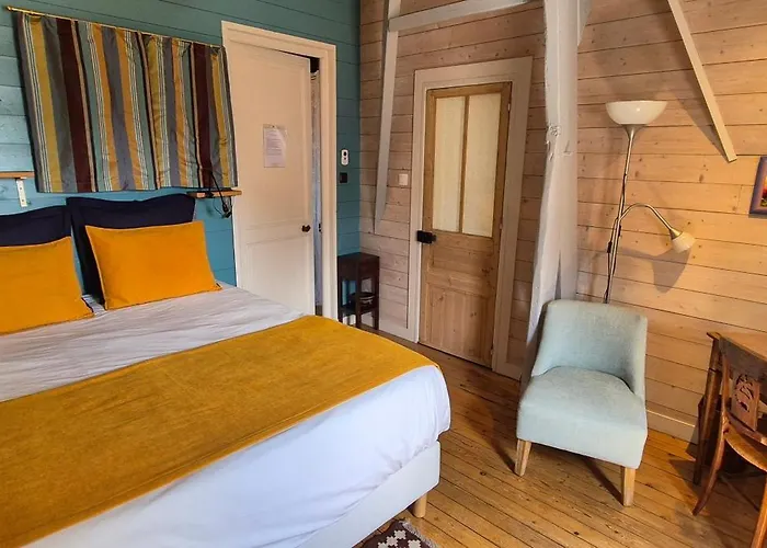 D'hotes Le Clos Bleu 3*